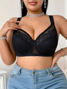 Plus-size women's Chic lace underwire bra, full coverage medium support and lift bra, suitable for fuller figures, perfect for wearing with T-shirts and for everyday wear.