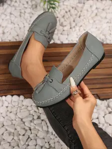 Comfortable Grandma Shoes, One-Step Slip-On Flat, Lightweight Soft Casual Footwear, All Season Wear, Fashion Design, Ideal for Daily Use