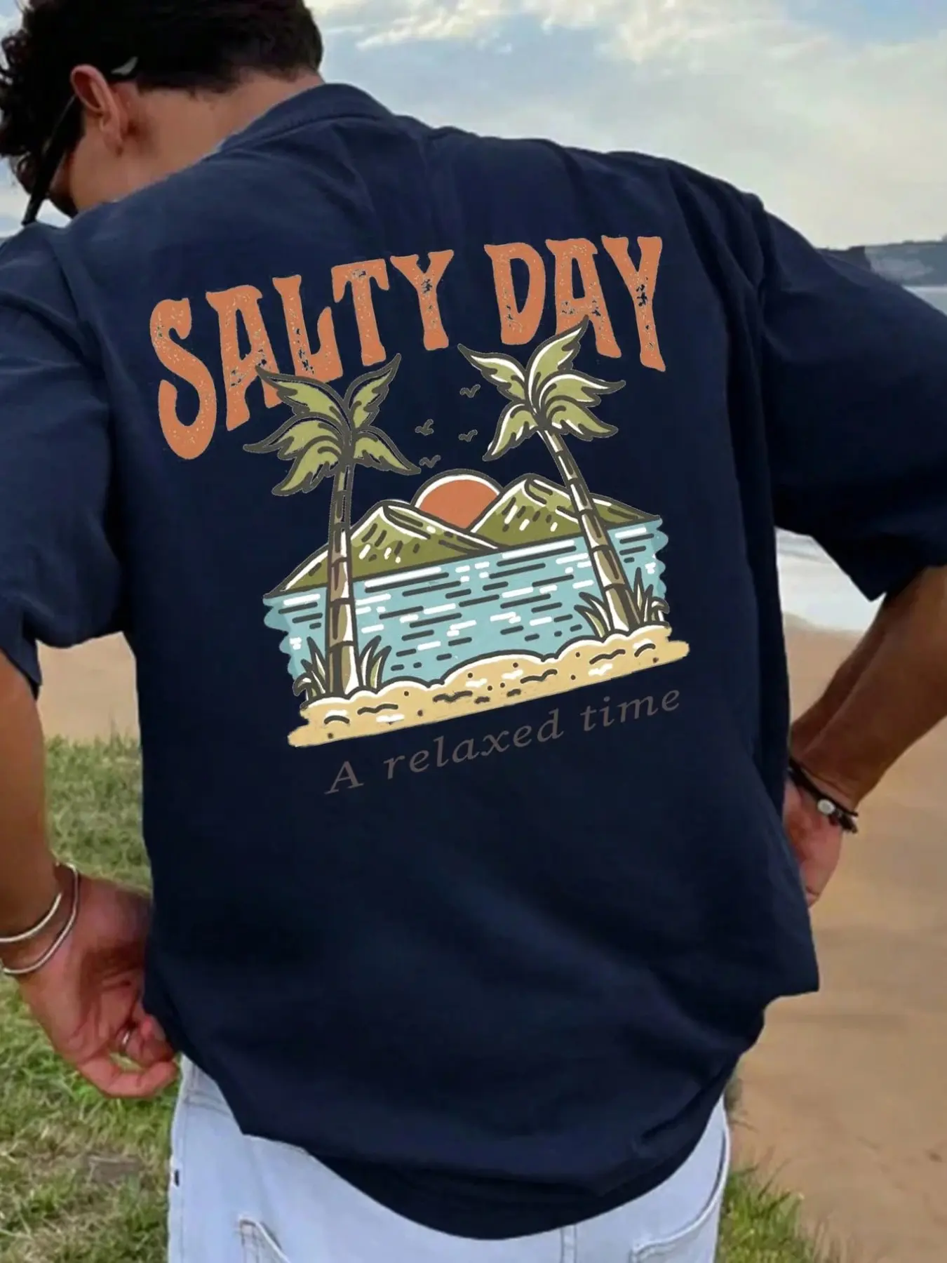 Salty Day Tropical Beach Graphic T-Shirt, Beach T Shirts, Men's Oversized Cotton Vintage Y2K Casual Round Neck Tee, Breathable Quick Dry Streetwear, Summer Loose Fit Short Sleeve Tee for Vacation Surfing Daily Outdoor Activities