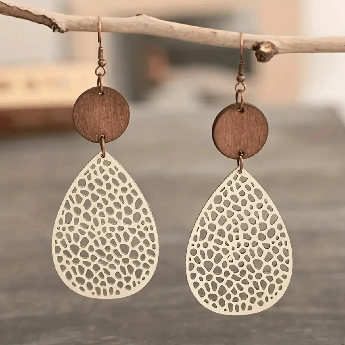 Women's Boho Water Drop Colorful Drop Dangle Earrings - 1 Pair Hollow Wooden Earrings, Fashion Accessory for Daily & Holiday Wear with Adjustable Heart Rate Couples Bracelet Set