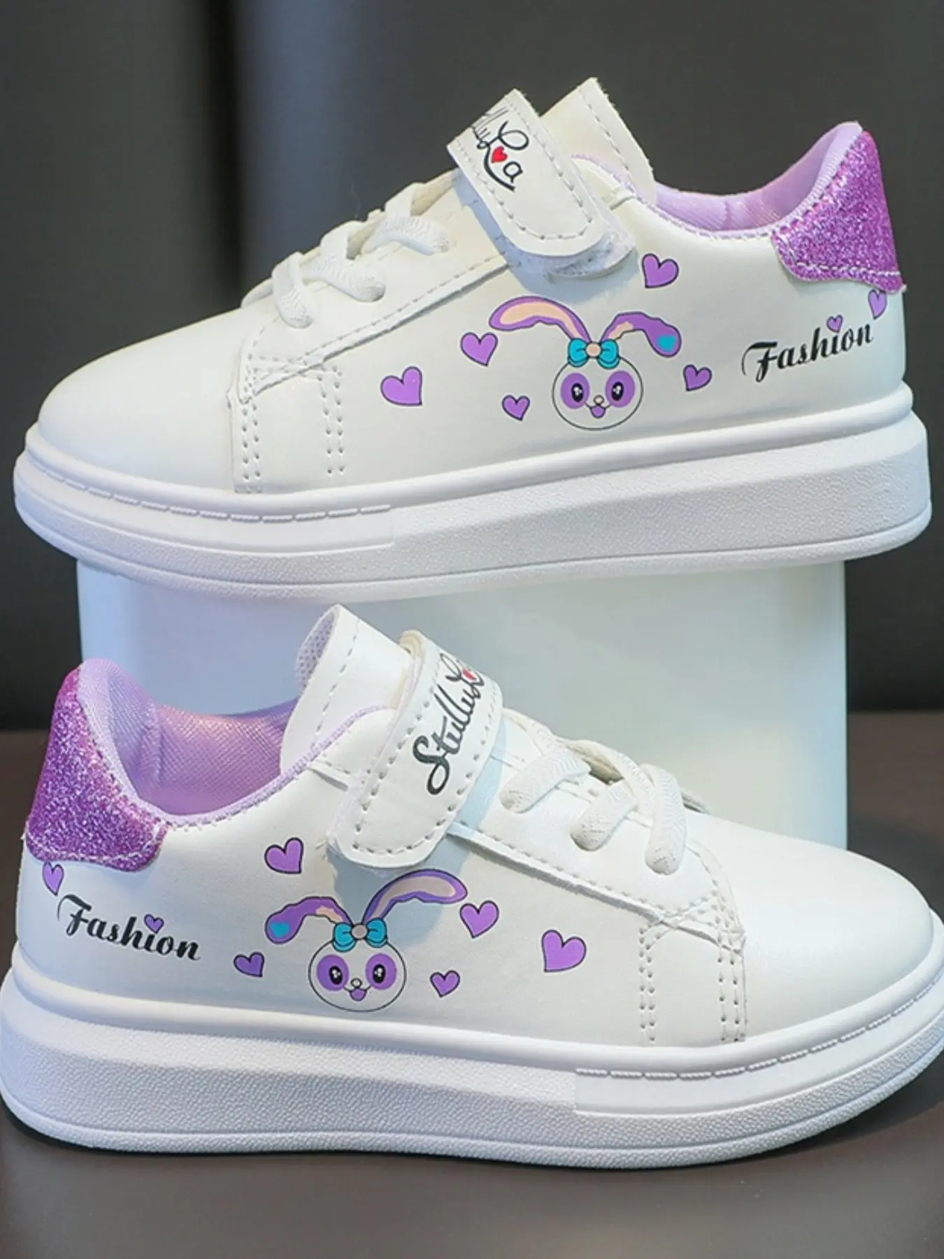 Cute Comfortable Girls Flat Casual Low Top Sports Shoes, Casual Trainers, Trendy Trainers, Fashionable Easy Slip-On Design for School Play Park Travel, Trainer Sneakers