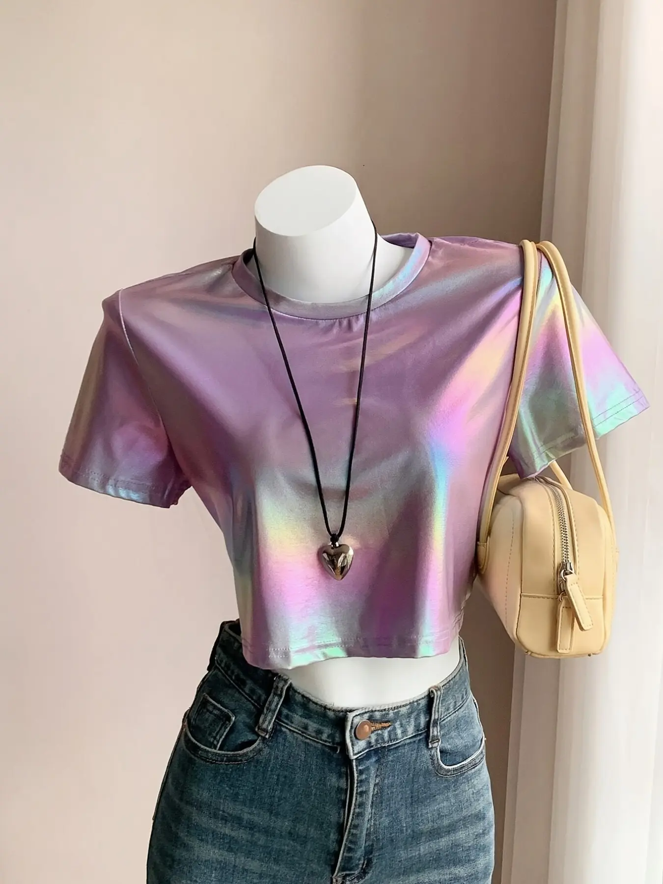 Y2K Holographic Crop Top, Women's Iridescent Metallic Baby Tee, Cybercore Space Girl Aesthetic Short Sleeve Round Neck T-Shirt, Shiny Purple Festival Concert Outfit, Rave Party Going Out Top, T Shirts Tops, Fashion Casual Streetwear, Summer