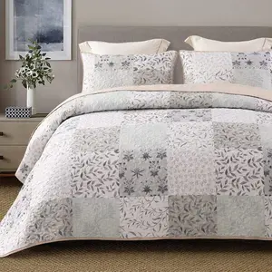Reversible Boho Quilt King Size, Gray Soft Bedspreads Lightweight Coverlet All Season Patchwork Quilts Bedding Set with Printed Floral Pattern (1 Quilt, 2 Pillow Shams)