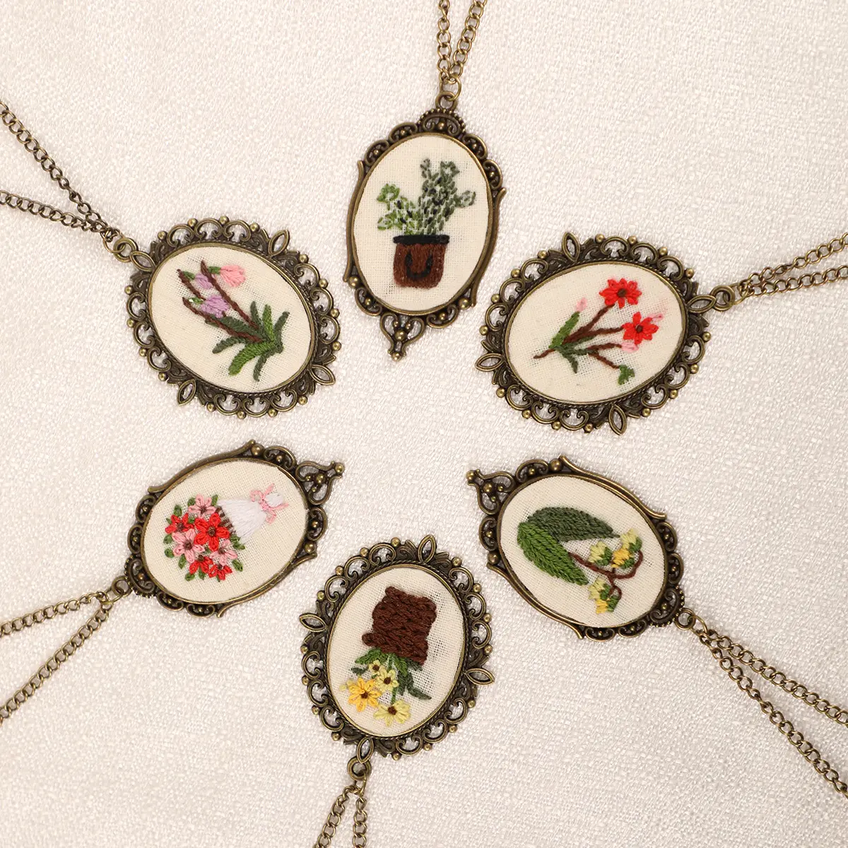 Weekend Stress Relief DIY Project, Beginner Mini Embroidery Kit, Vintage Floral Design with Antique Base & Chain, Creative Art Hobby, Handicraft, Handmade Embroidery, Flower Embroidery
