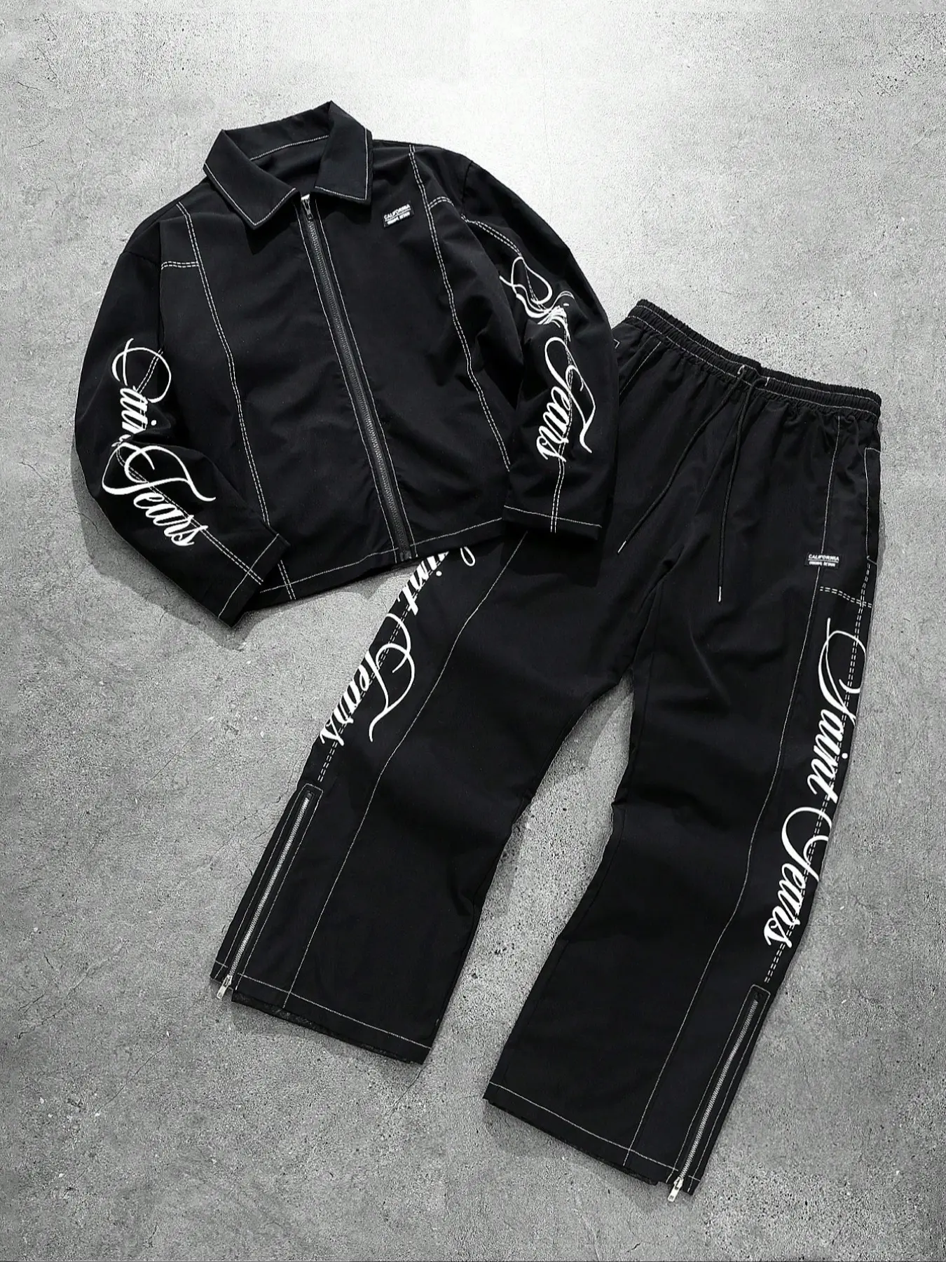 Men's stylish Casual matching two-piece set: a square-neck zip-up long-sleeved Graphic shirt and elastic-waisted slit trousers. Simple yet sophisticated, suitable for everyday wear. Also the perfect gift for your boyfriend.