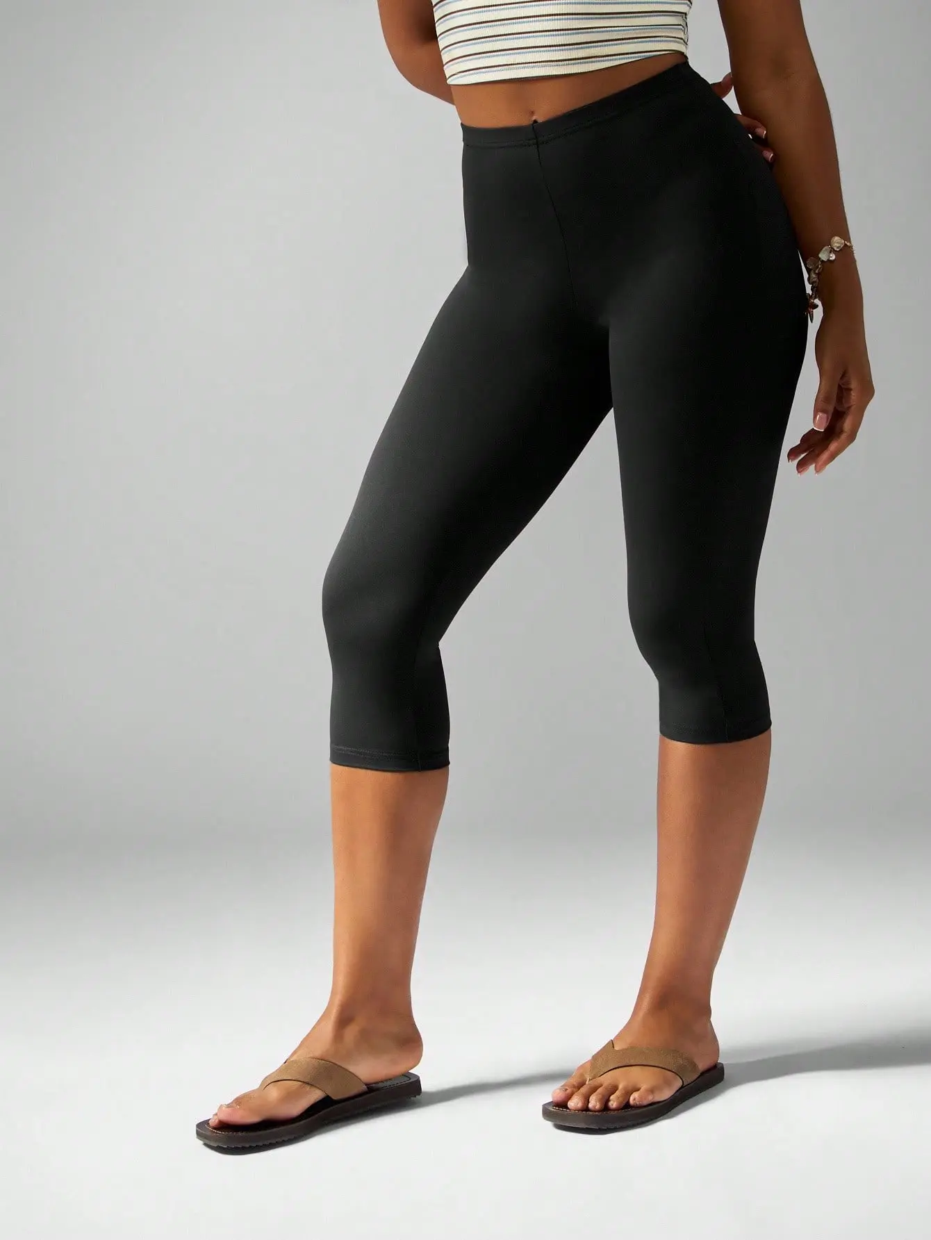 Women's 2 Pack High-Waisted Capri Leggings, Solid Stretchy Slim Fit Yoga Pants with Tummy Control for Fitness and Everyday Wear, Leggings Women
