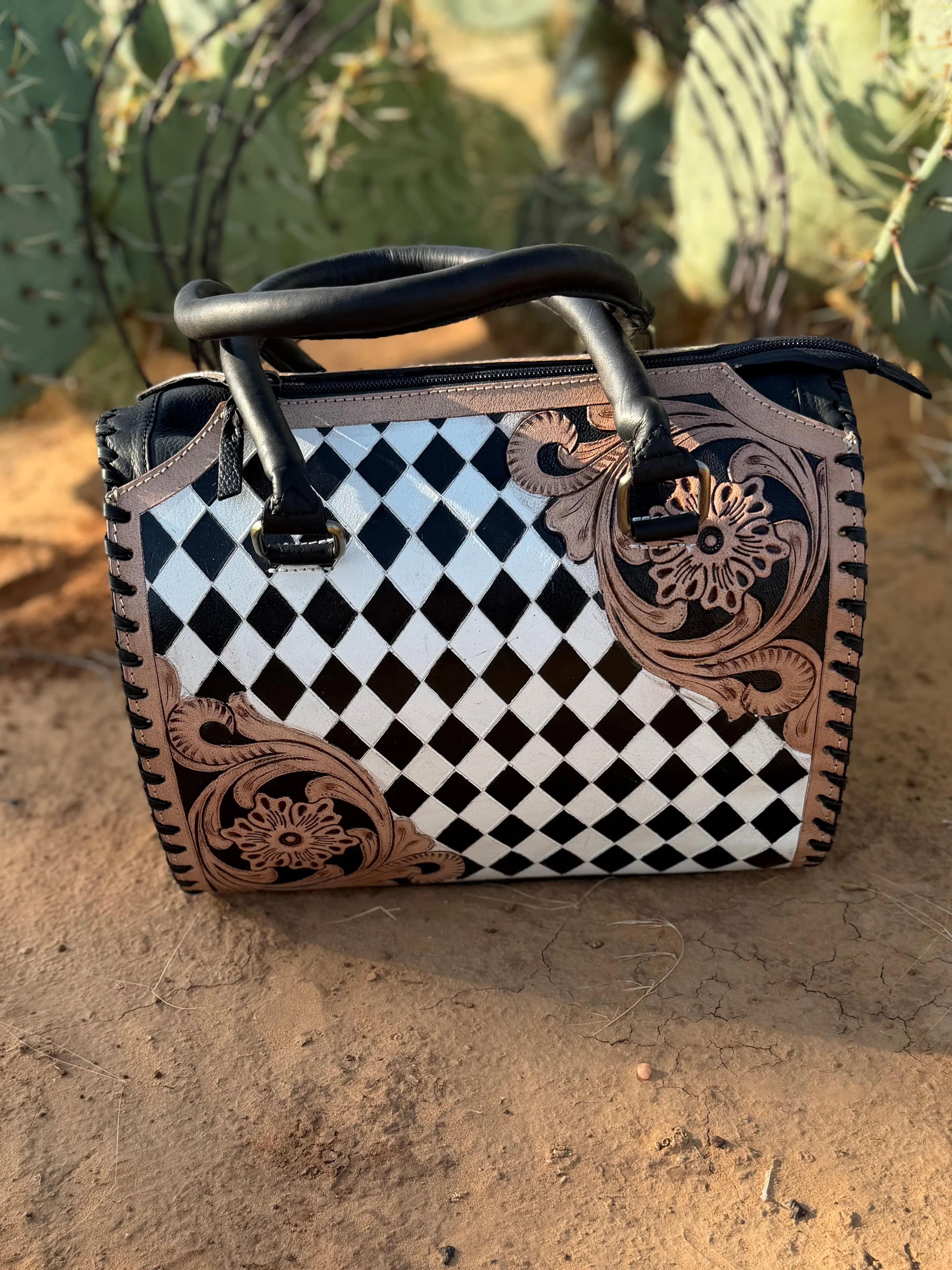 Cowgirl Checkmate Speedy (Medium)