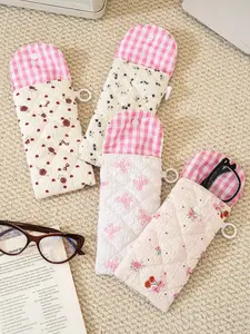 1Pc Cute Floral Bowknot Quilted Glasses Bag, Hanging Daisy-Print Soft Glasses Storage Bag, Travel Portable Glass Pouch, Glasses Holder, Girlish Heart Pattern Lightweight Suitable Buckle Closure, Protects Sunglasses
