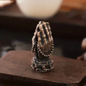 1Count Red Copper Guanyin Hand Palm gether Alloy Incense Holder Incense Seat, Home Decor, Meditation Relax Zen Room, Office Home Study Deodorant Incense Holder, Room Decor, Suitable for Camping, Garden, Patio, Classic Candlelight Dinner Props