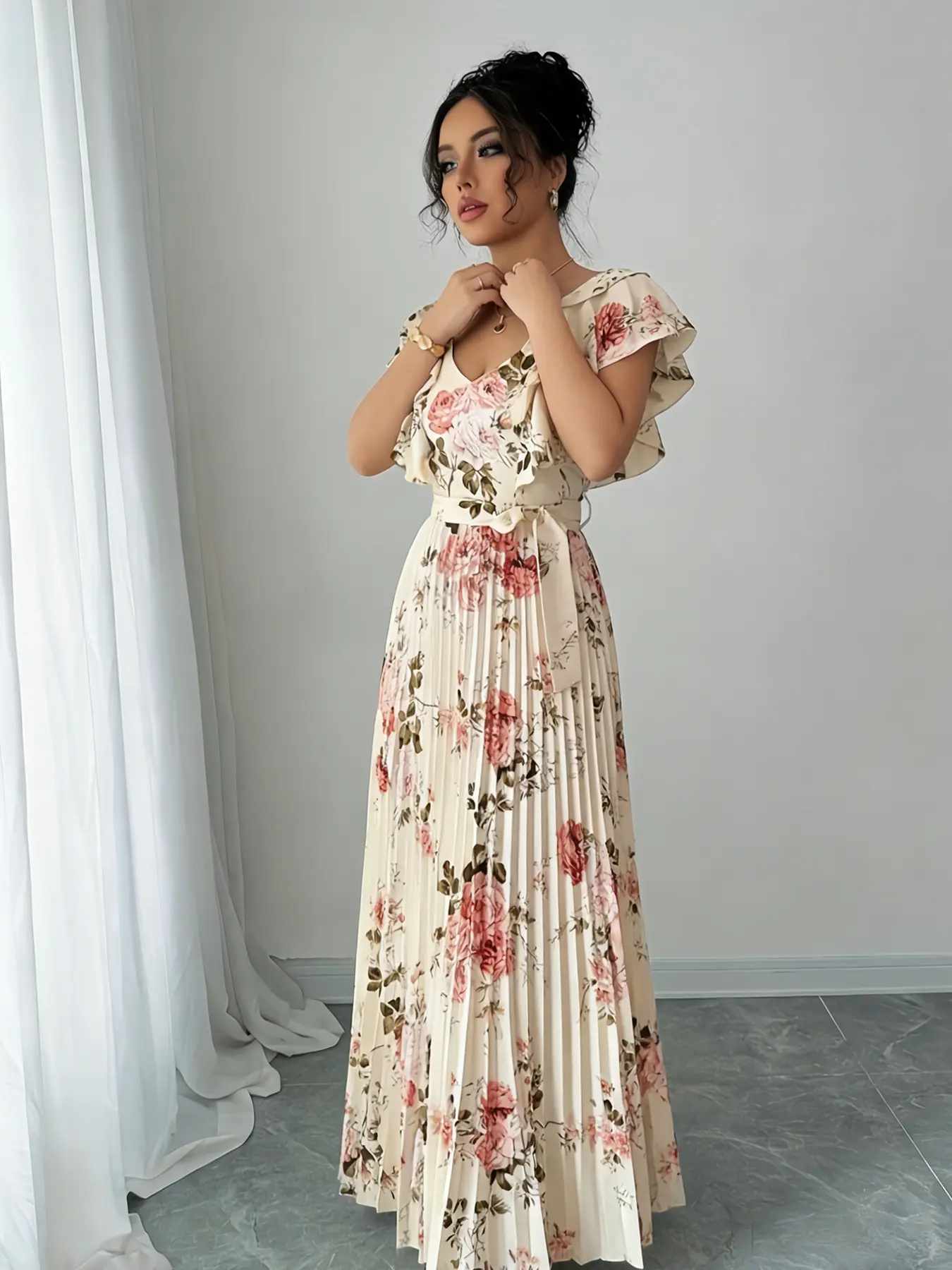 A women's apricot colored Summer floral rose print pleated long dress, Casual Boho Romantic Sundresses, with a gentle print and a flowing pleated skirt suitable for commuting to work, shopping and outdoor activities