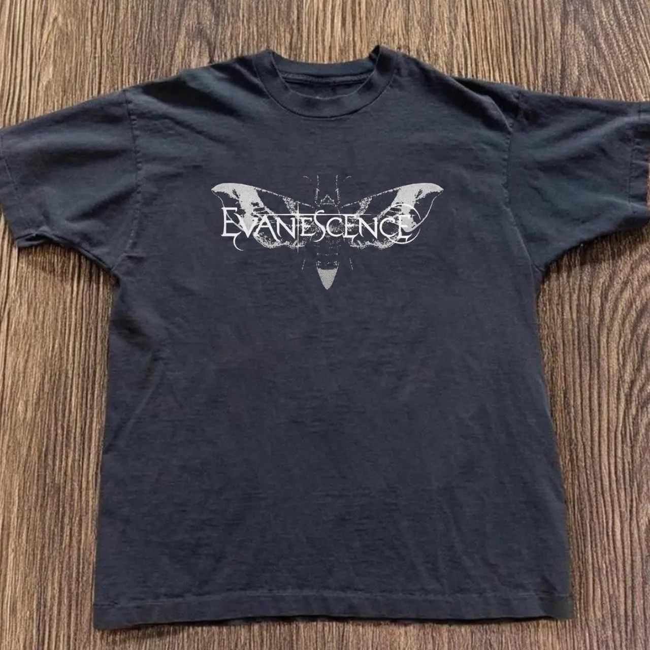 GILDAN - Evanescence White Bat Graphic T-Shirt, Gothic Rock Band Tee, Alternative Music Unisex Shirt