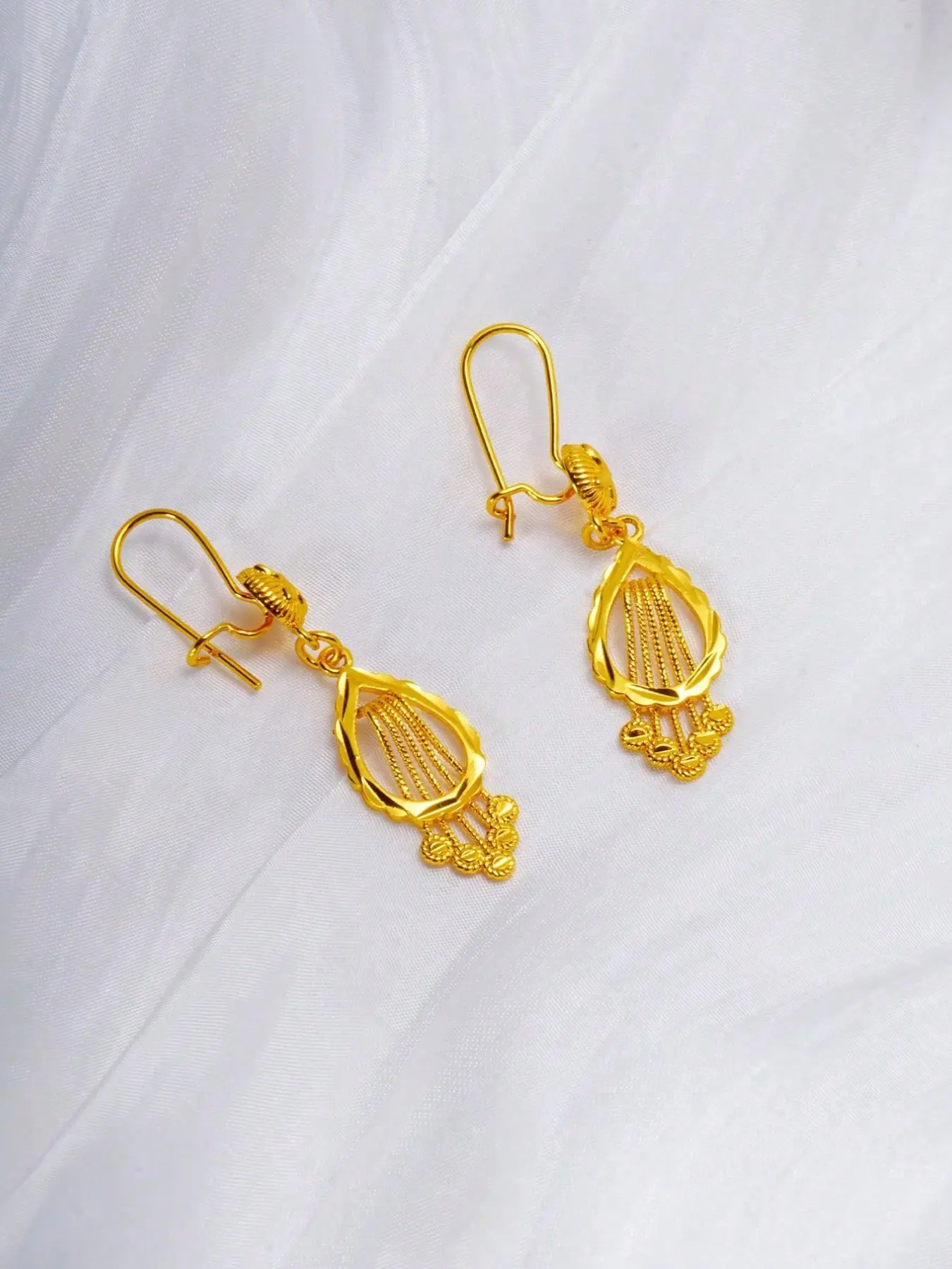 12pcs 24k Feng Shui Teardrop Earrings, Hypoallergenic Vintage Flower Wire Ear Hooks, Women's Daily Wear Wedding Luxury Jewelry, Unique Design Earrings