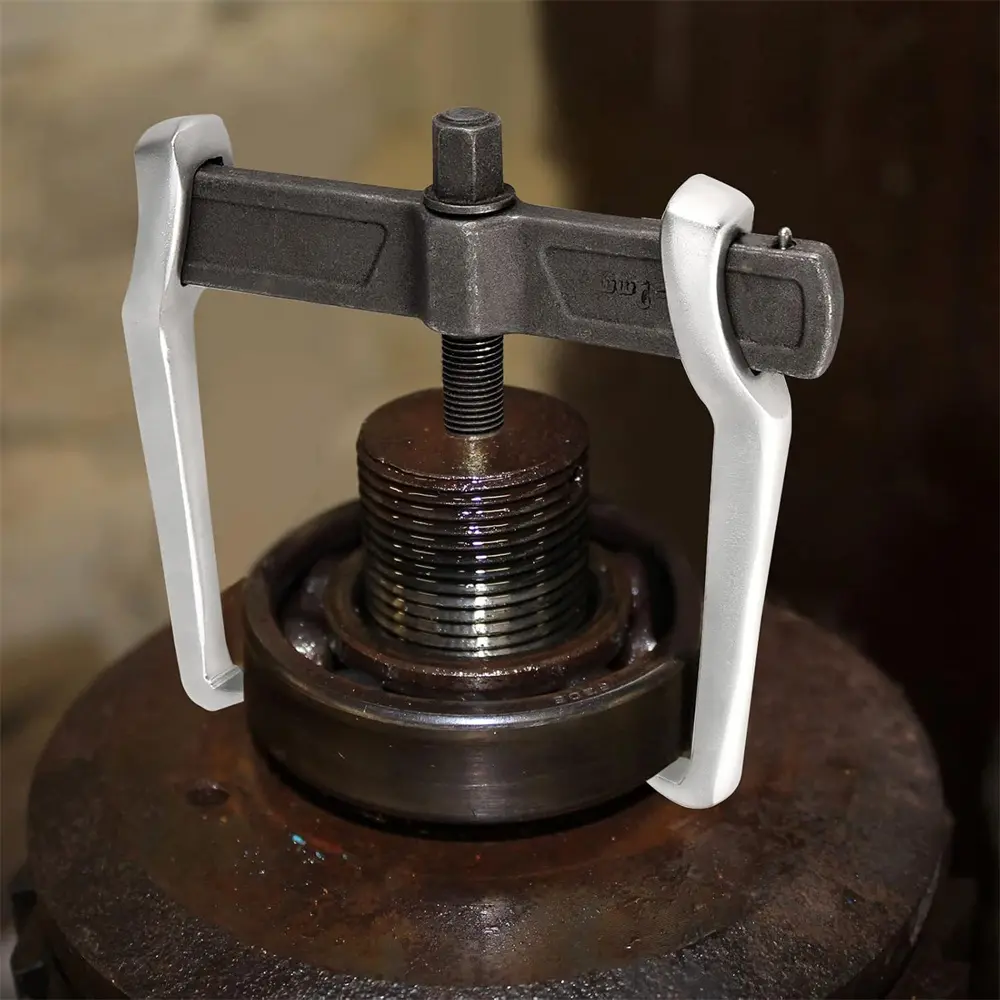 1pc Two-Jaw Puller Heavy-Duty Steel Bearing Extractor, High Toughness Durable Mechanical Separator Tool for Easy Disassembly and Installation, Mechanic Work Tools, Automotive Repair Tools, Car Repair Tools