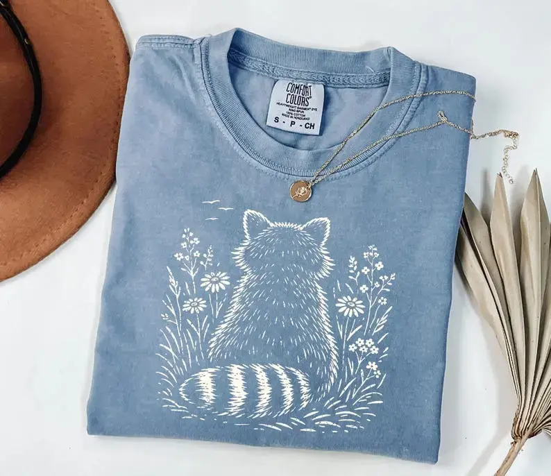 Comfort Colors Woodland Raccoon Flowers Shirt, Cottagecore Nature Botanical Graphic Tee, Forest Animal Shirt, Vintage Raccoon T-Shirt, Wildflower Aesthetic Apparel, Nature Lover Gift