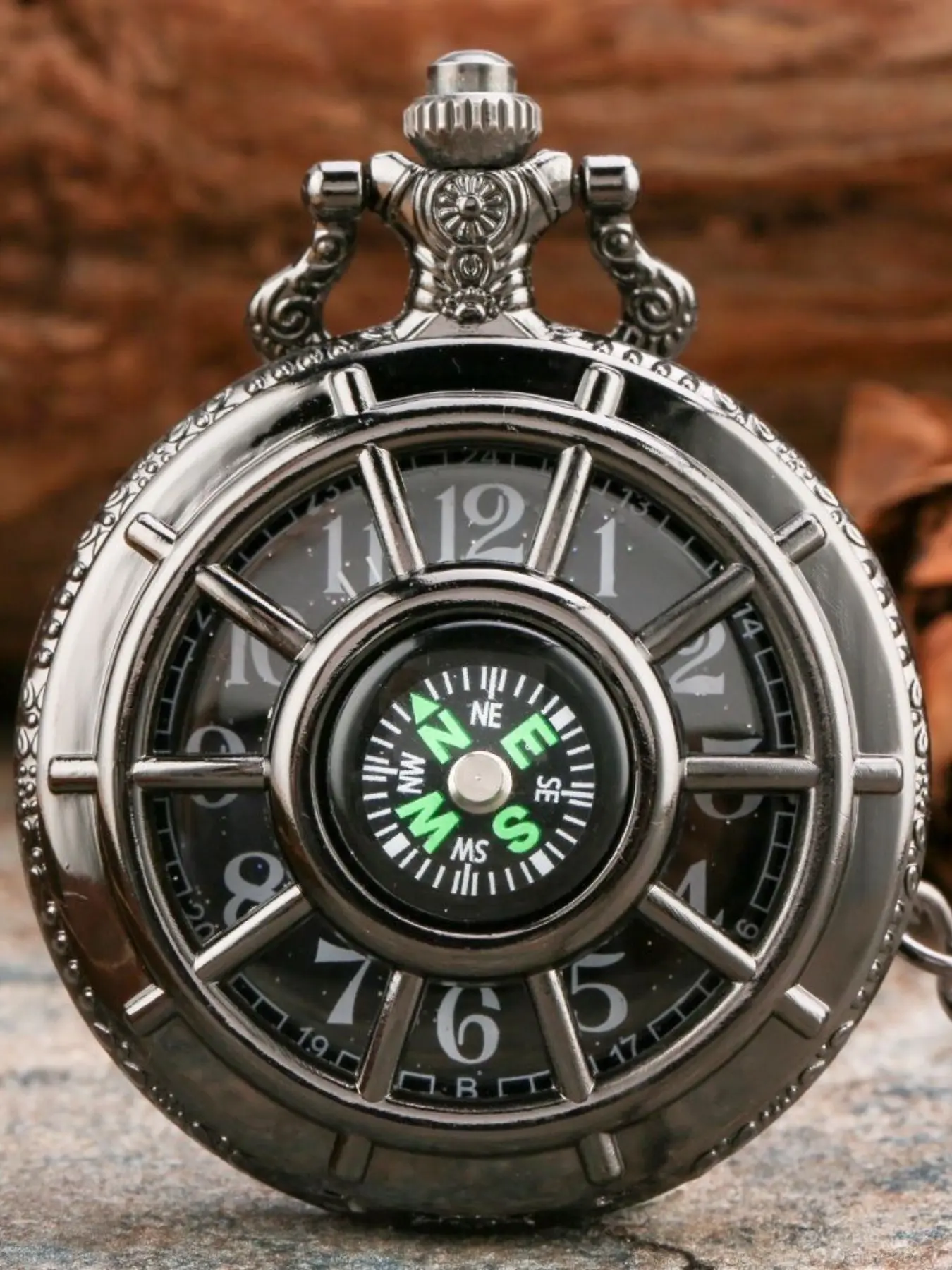 Fashion Hollow Compass Pocket Watch, Outdoor Creative Flip Cover Necklace Watch, Digital Quartz Watch for Men and Women, Gift Idea, Casual Quartz Watch, Analogue Quartz Watch, Analog Watches