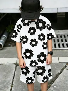 Boy Summer Round Neck Short Sleeve T-Shirt and Shorts Active Set, Casual Fitted Geometric Print, Ideal for Athletic Outdoor Activities and Sports, Summer Clothing Set
