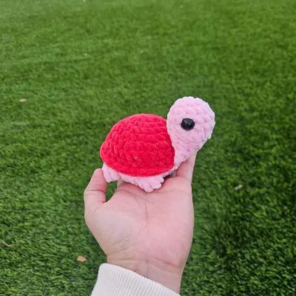 Pink & red turtle amigurumi