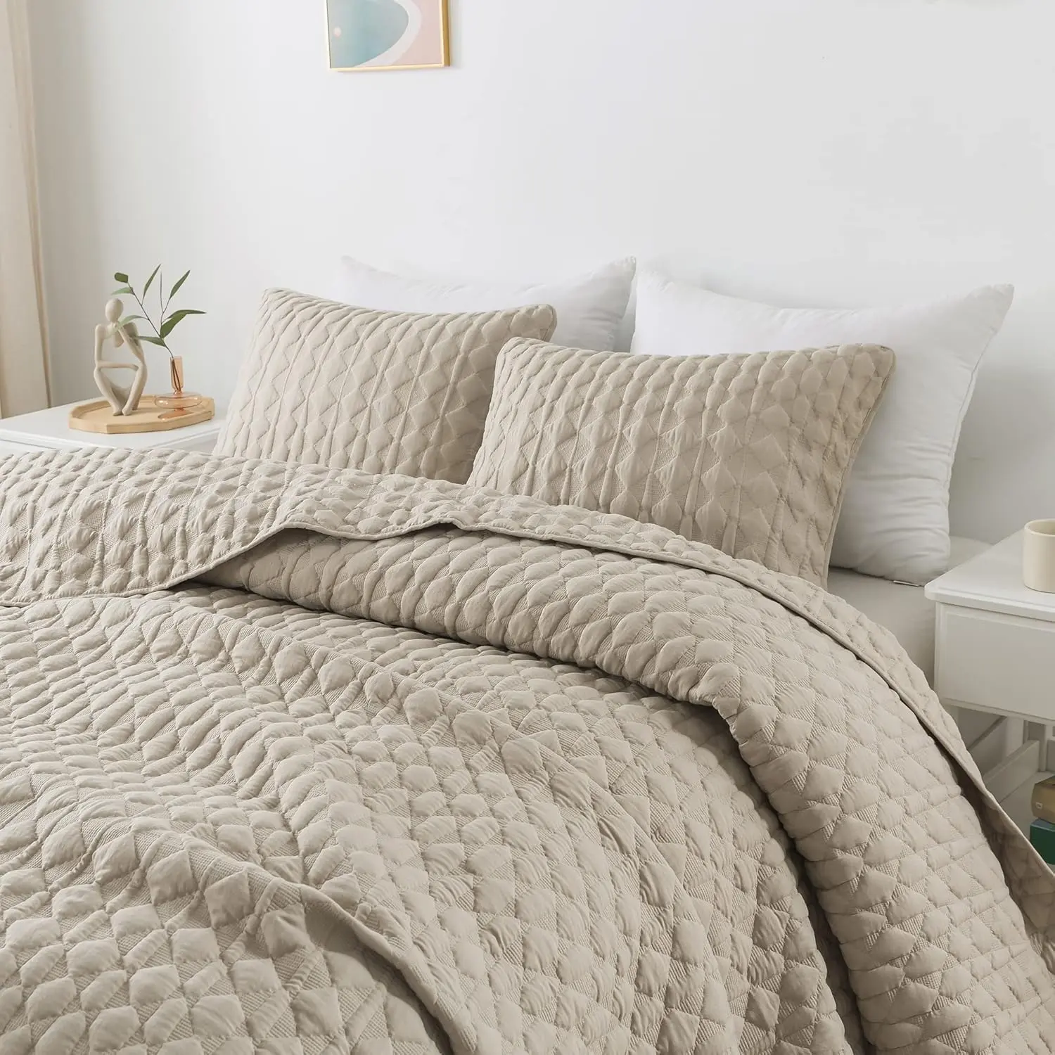 Oversized Microfiber Soft Bedding California Cal King Quilt Set with 2 Pillow Shams, Beige Tan Cream Lightweight Bedspread Coverlet, Summer Use, 116x106in, Microfiber Bed Set, Soft Bedding Sets