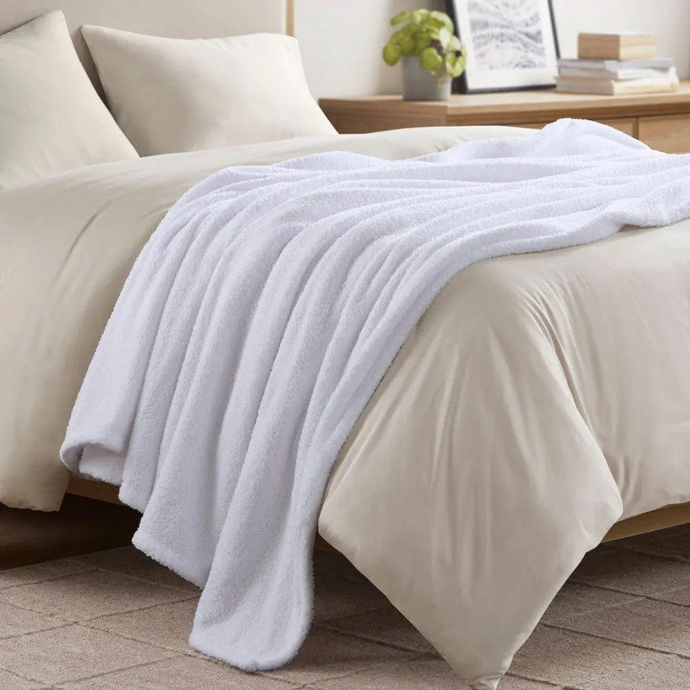King Size Polyester Faux Feathersoft Fur Blanket, White