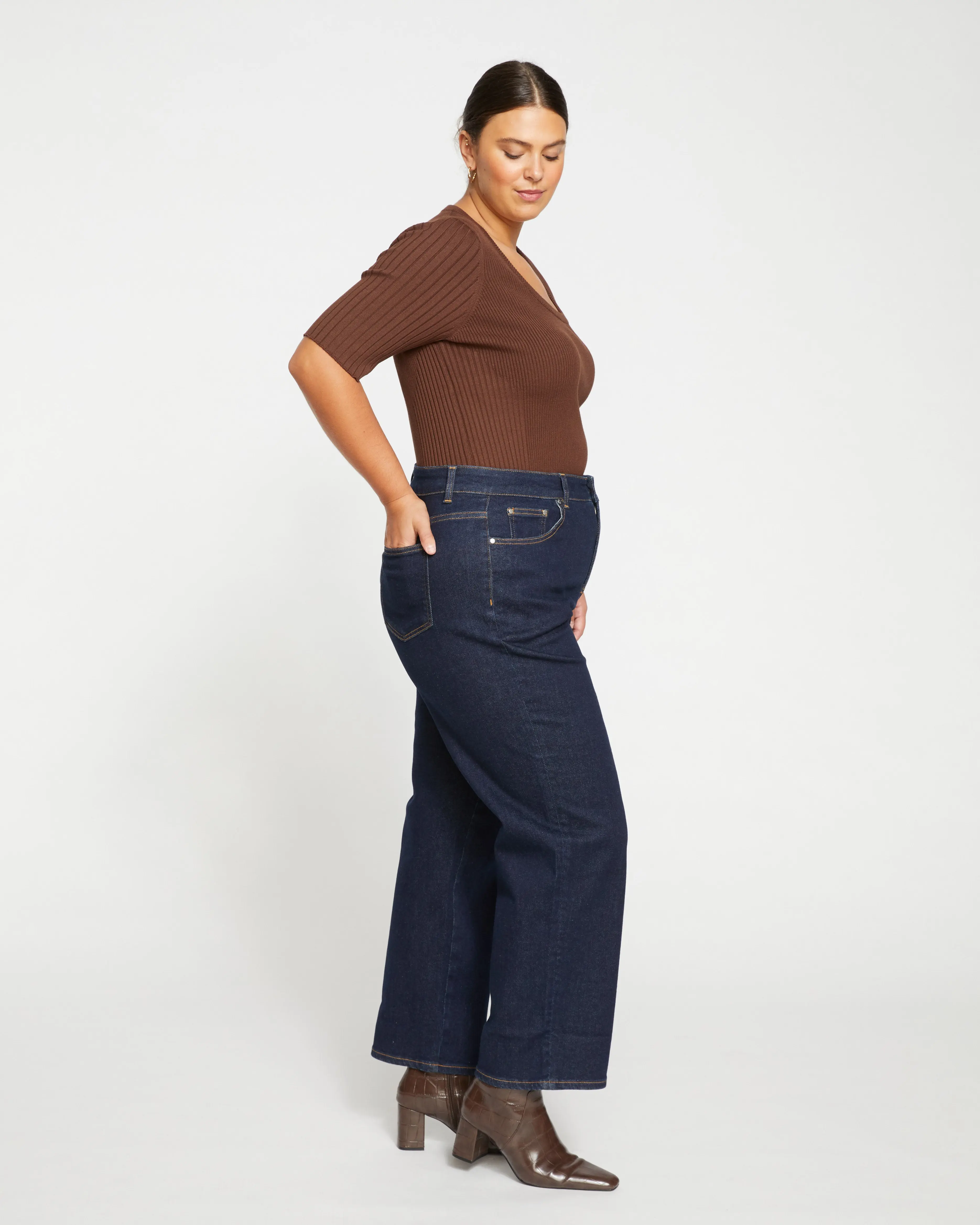 Women's Fitted Vintage Washed Indigo Selvedge Denim Bottoms - Hip-Hugging, Boyfriend Straight Cut Flex Jeans, Pocket Design, Comfortable