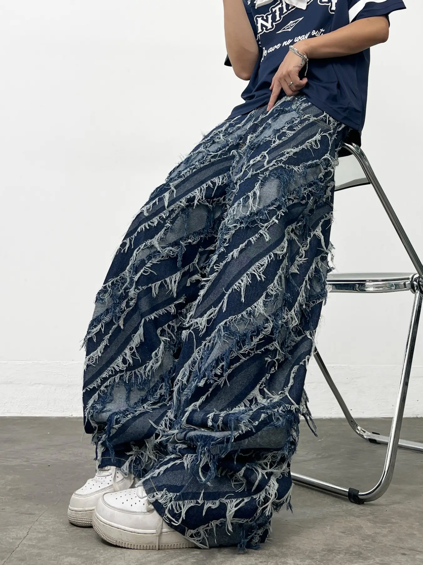 Men's Oversized Baggy Loose-Fit Blue Jeans, Y2K American Street Style Streetwear, Artistic Frayed Hem Wide Leg Pants, All-Season Fashion, No Belt Included, Jeans Distressed