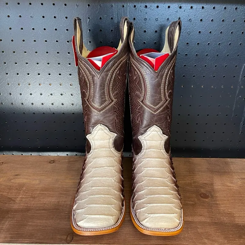 Men’s Print Boot in color Bone 100% leather