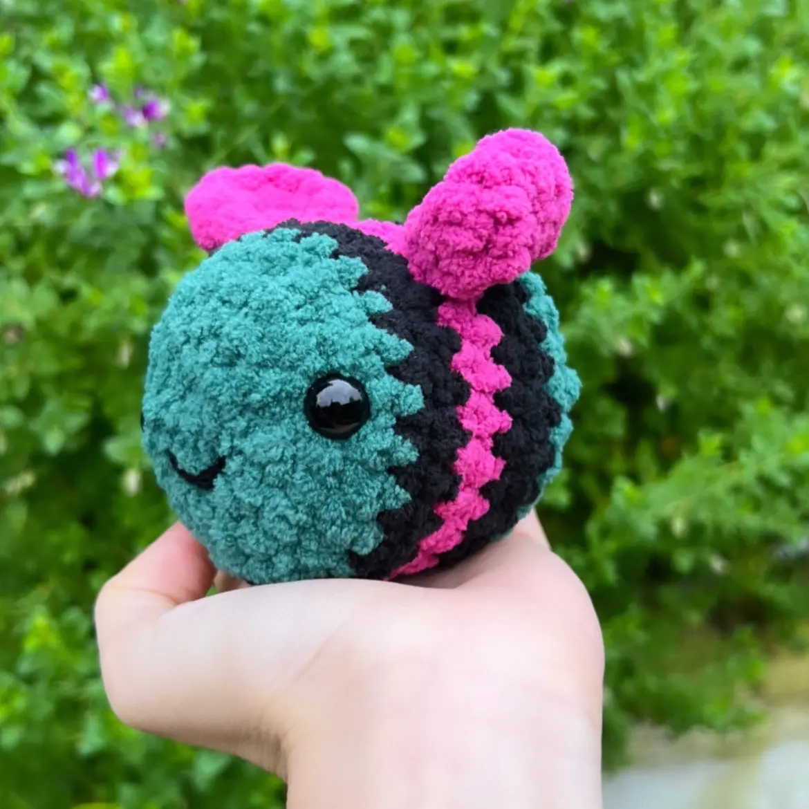 Witch bee crochet