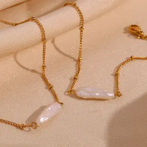 Éternel Pearl Bar Necklace – 316L Stainless Steel Gold