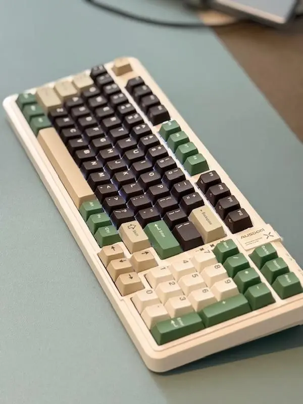 Coco Gove Mechanical Wireless Keyboard