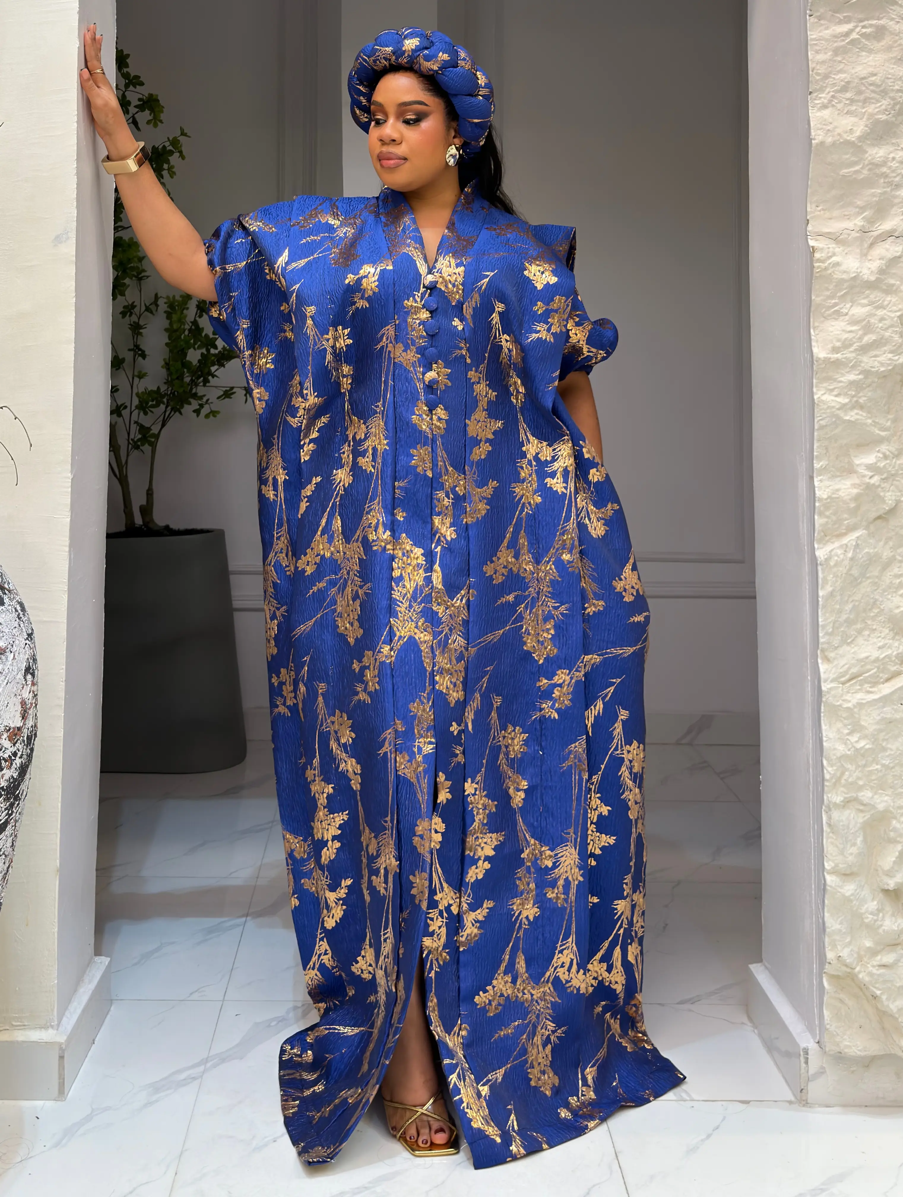 URBAN ROYALTY (BLUE VIOLET)