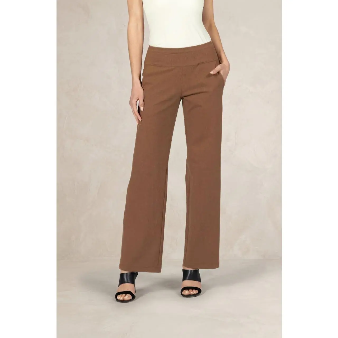 TRAVELER PANT: DARK KHAKI