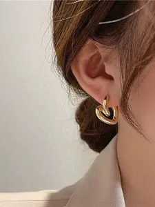 Women's Heart-Shaped Metal Ear Studs, Korean Style Minimalist Design, Cold-Weather Fashion Accessory, Unique Women Jewelry