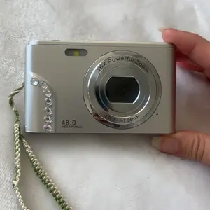 Product Review of Auto Focus Digital Camera, 1 Count Full HD 1080P/48MP Mini with 32G Memory Card, Ff (F/3.2, f=7.36mm), 16x Zoom for Teenagers Beginners, Mini Camera, Electronic Portable Camera from 𝐿**𝒶