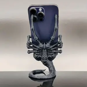 1pc, 3D Printed Alien Machine Stand Sci-Fi Movie Merchandise Creative Desk Holder for Anime Figurines and Office Desk Organizer - Perfect Birthday Gift, Universal Phone Mount, Hands-free Movie Watching Decor, Suitable For Office Desk Or Bedside