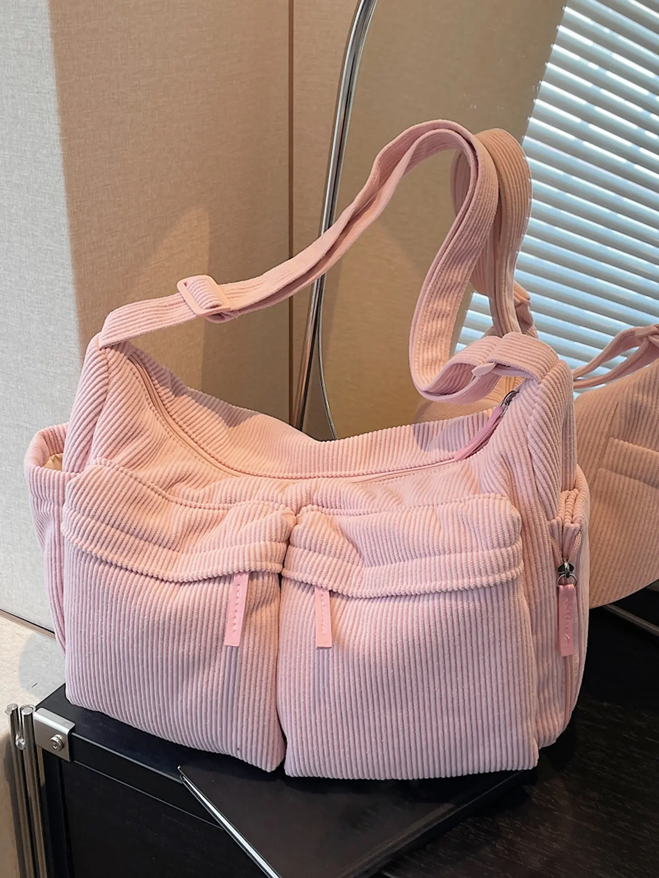 Retro literary shoulder handbag, Casual versatile shoulder crossbody bag, Commuter Bag, Everyday bag, double pocket adjustable shoulder strap design, suitable for college students commuting, daily travel and shopping