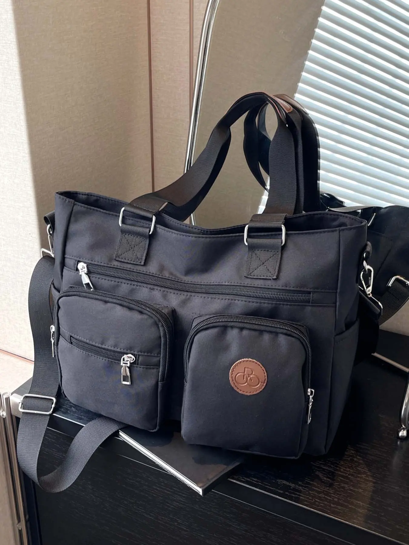 Simple classic multi-compartment casual shoulder tote bag, Handbag Shoulder Bag, casual commuter bag, large-capacity double front pocket design shoulder crossbody bag, suitable for daily commuting, shopping. Messenger Bags, Casual Fashion Bag