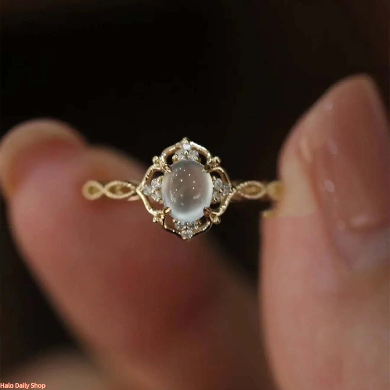 2026 New Women's Gold-Plated Ice-Type White Chalcedony Cabochon Almond-Shaped Crystal Ring - Cubic Zirconia-Accented, Adjustable Open Band, Glass-Like Luster, Fashion Costume Jewelry, Ideal Mother's Day Gift, Crystal Rings, Cubic Zirconia Rings