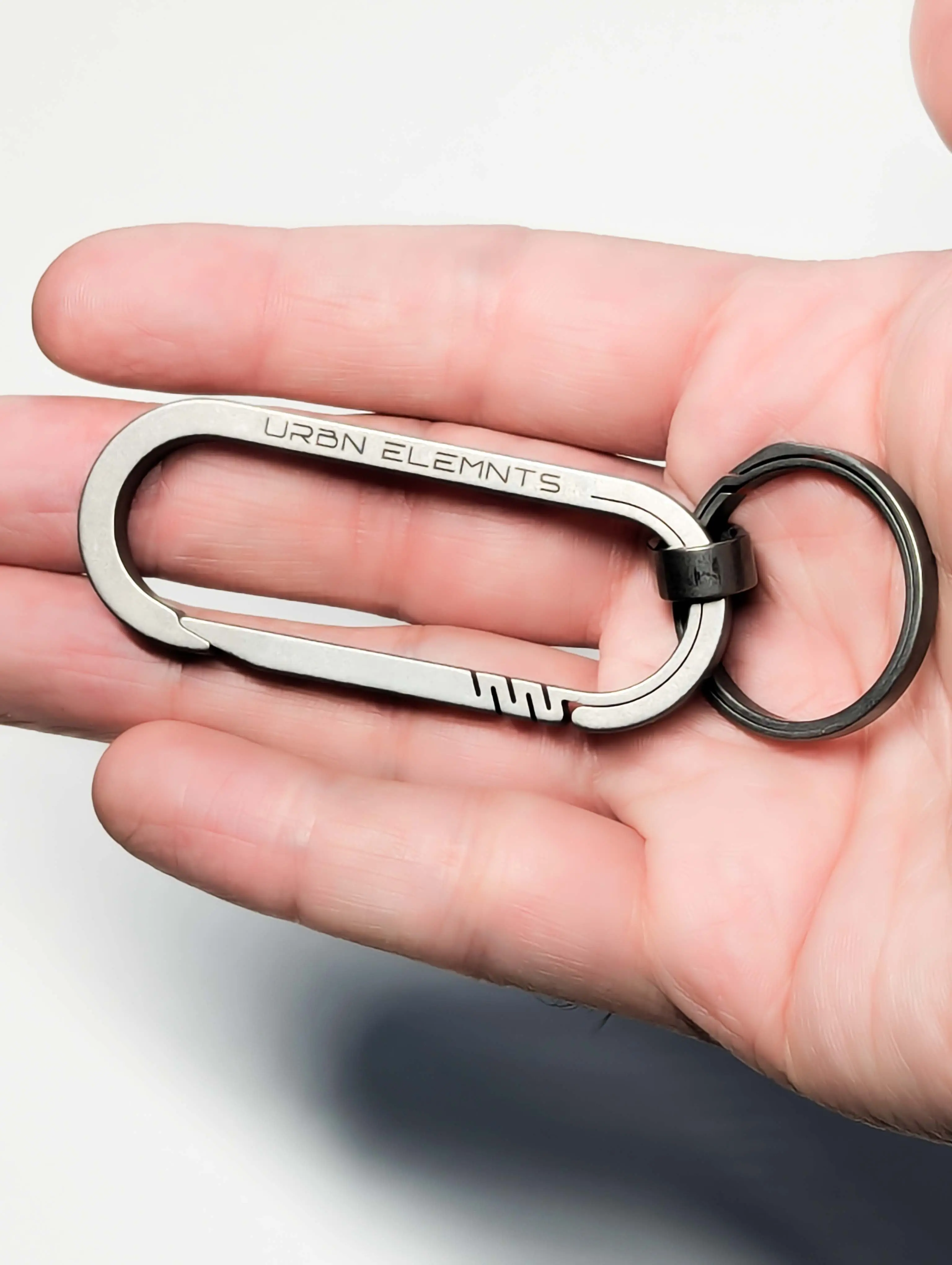 LOOP | Titanium All Purpose Carabiner Keychain LOOP | Titanium All Purpose Carabiner Keychain
