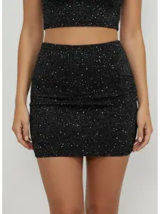 Black hot-stamped silver sequined bodycon short skirt, sexy hot girl style, waist-cinching and figure-flattering midi skirt, eye-catching outfit for parties, dates, nightclubs and disco dancing