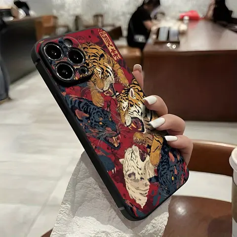 Ferocious Roaring Tiger Pattern TPU Smartphone Case - Cellphone Cover, Shockproof TPU Shell, Dynamic Background, American Retro Casual Preppy Street Style Handheld Device Accessory for iPhone 16/15/14/13/12/11 Pro, Google Pixel 10 Pro XL, Family Gift