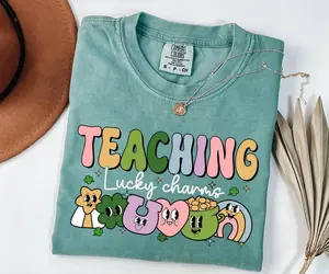 Comfort Colors Retro St Patricks Day Teacher Shirt, Playful Lucky Charms Teacher Graphic Tee, Aesthetic Saint Patricks Day Gift for Teacher, Trendy Oversized Cute Teaching Design, Premium Garment Dyed Lucky Educator Apparel