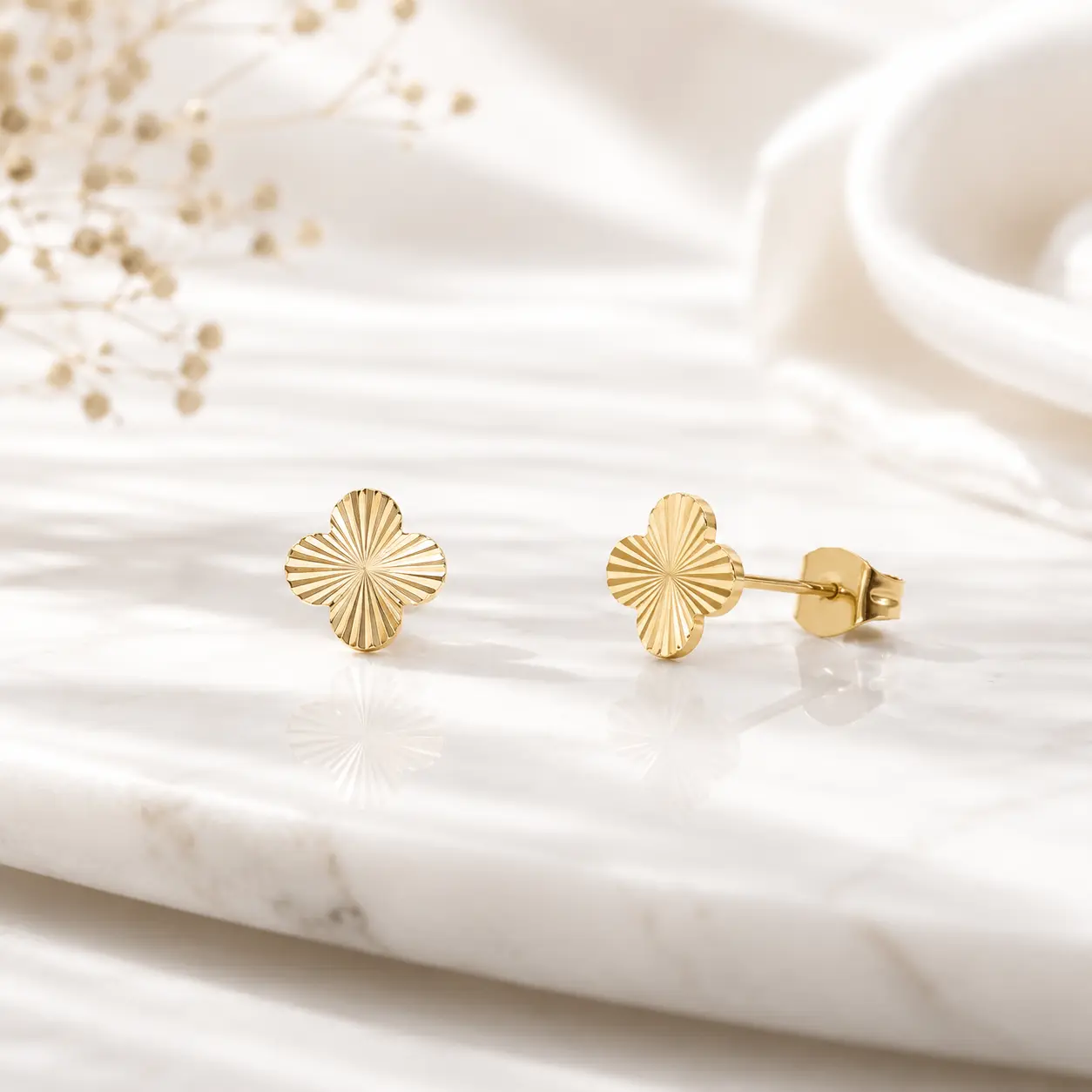 Clover Stud Earrings – 18K Gold, Lucky Charm, Waterproof
