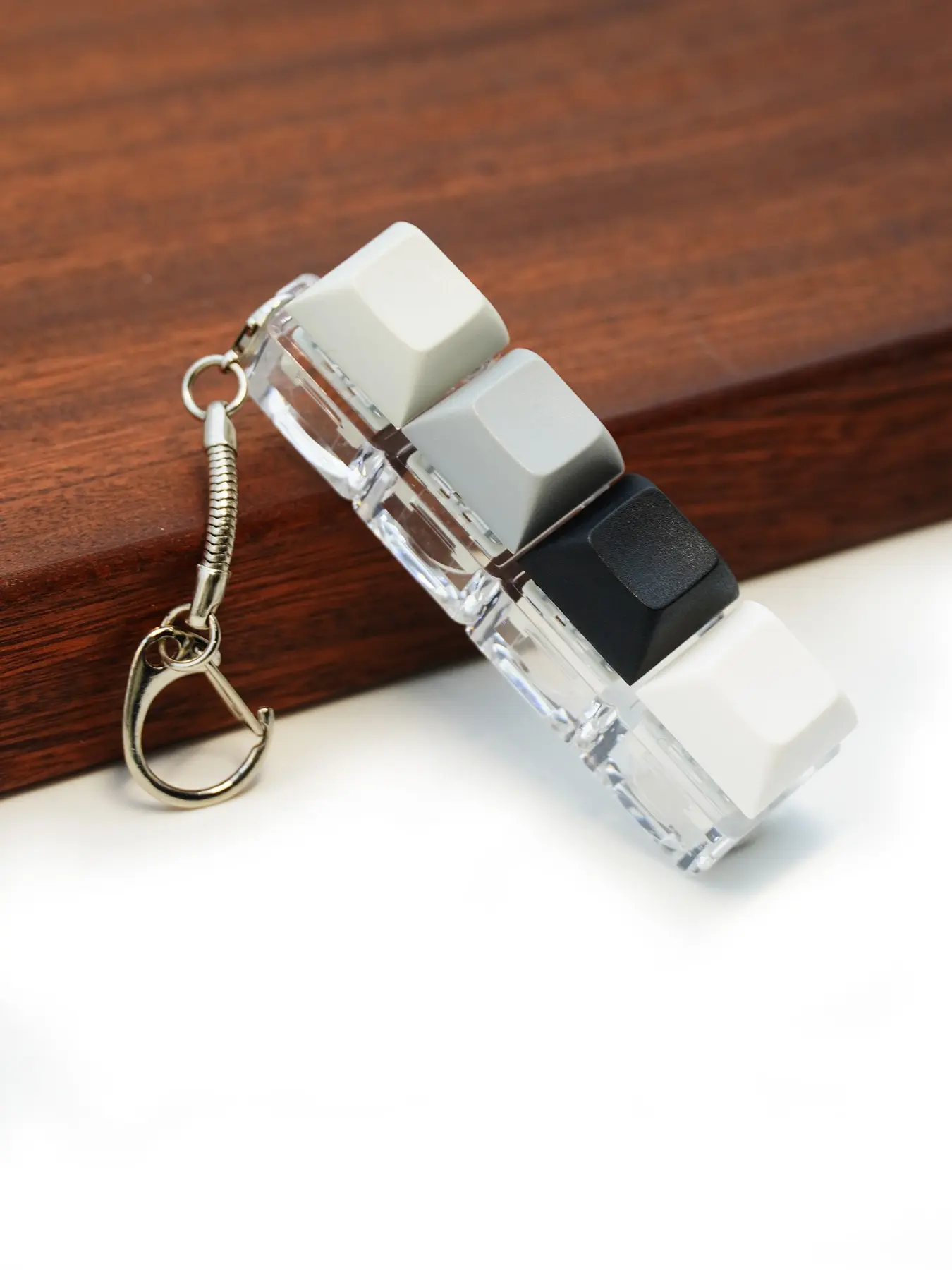 Summer 2025 Fun Keycap Keyboard Keychain, Cool Keychains Punk Style Keyboard 4 Keys Toy Keychain Stress Relief Fidget for Women & Men, Fashion Accessories for Daily Use for Decompression Gift Fidget Keyring