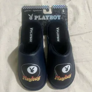 playboy slippers sz 10 unisex