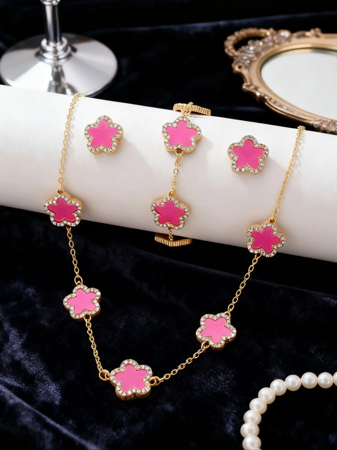 Elegant Four-Piece Set, Floral Style Clover Pearl Rhinestone Iron Alloy Jewelry, Necklace Bracelet Earrings, Ear Studs, French Chic Accessories, Luxurious Floral Pattern