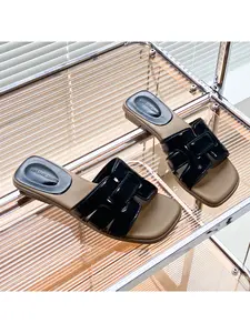 2026 European and American Style Summer Fashion Out Flip-flops Flat Leisure Horse with Buckle Temperament One Line Slippers Woman