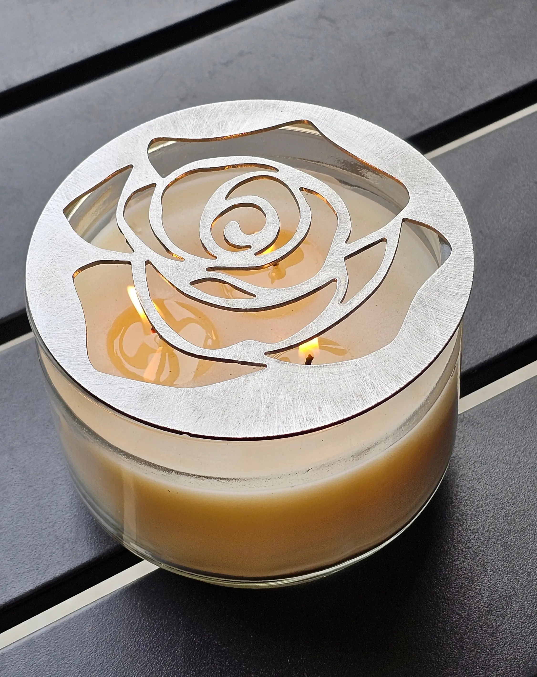 Elegant Rose Candle Topper – Metal Candle Lid for Even Burn – Prevents Tunneling – Floral Jar Candle Cover – Unique Wedding & Home Decor