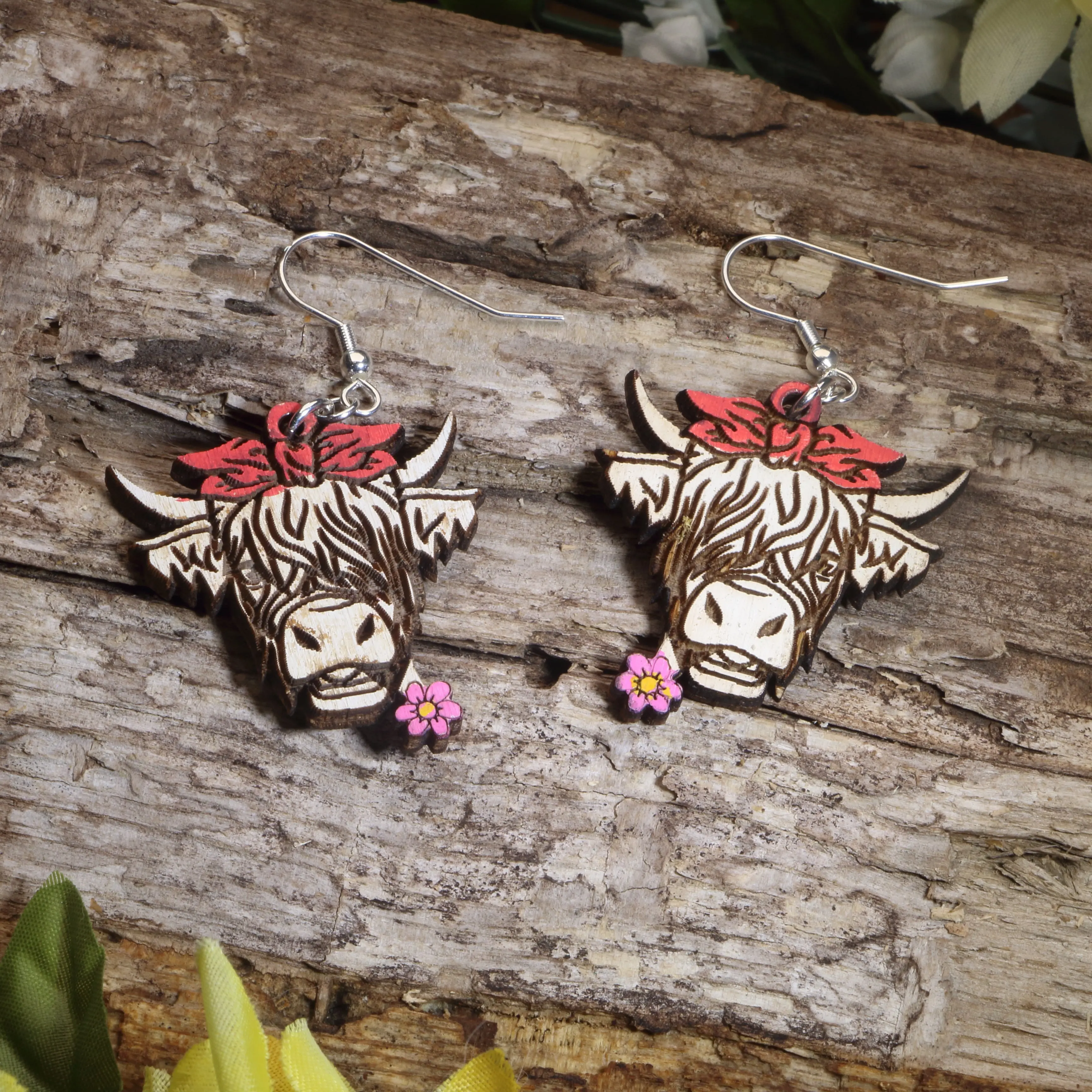 Highland Cow Flower Wooden Dangle Earrings, Farm Animal Jewelry, Animals Charm Western Country Western Cowboy-Inspired Cow Earrings, Western Earrings
