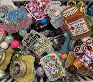 LIVE Badge Reel Claim Acrylics