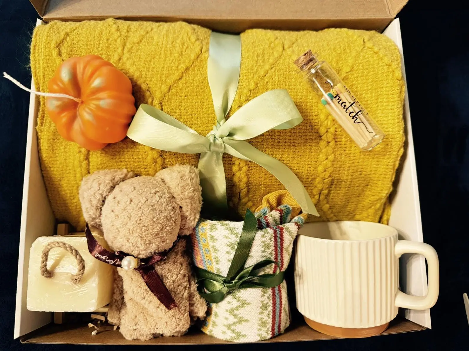 🍂 Fall Care Package for Her – Cozy Autumn Gift Box & Thanksgiving Basket